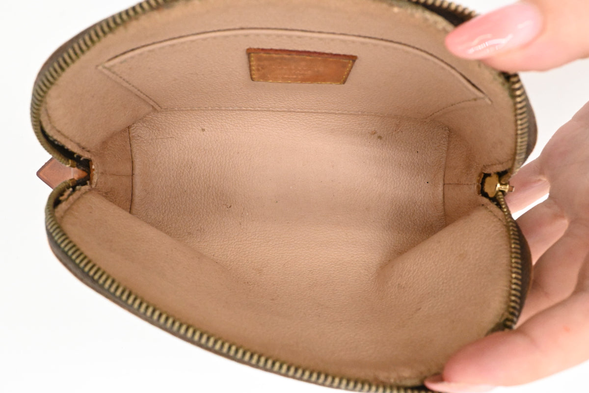 Louis Vuitton Pochette Cosmetique in Monogram Canvas
