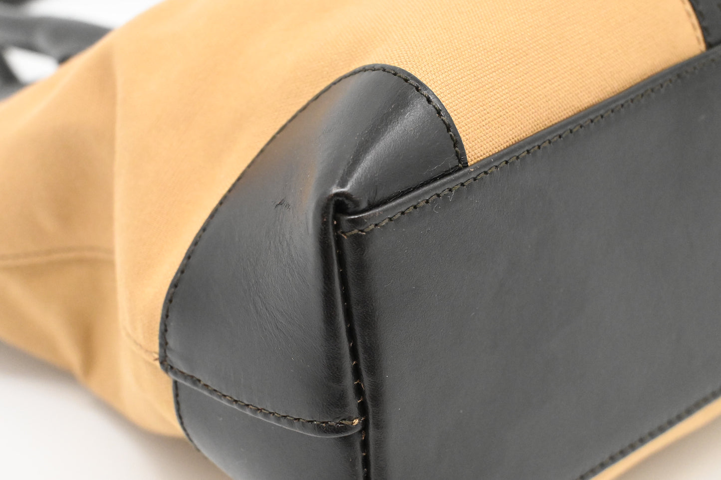 Gucci Sherry Handbag Bag in Brown Canvas