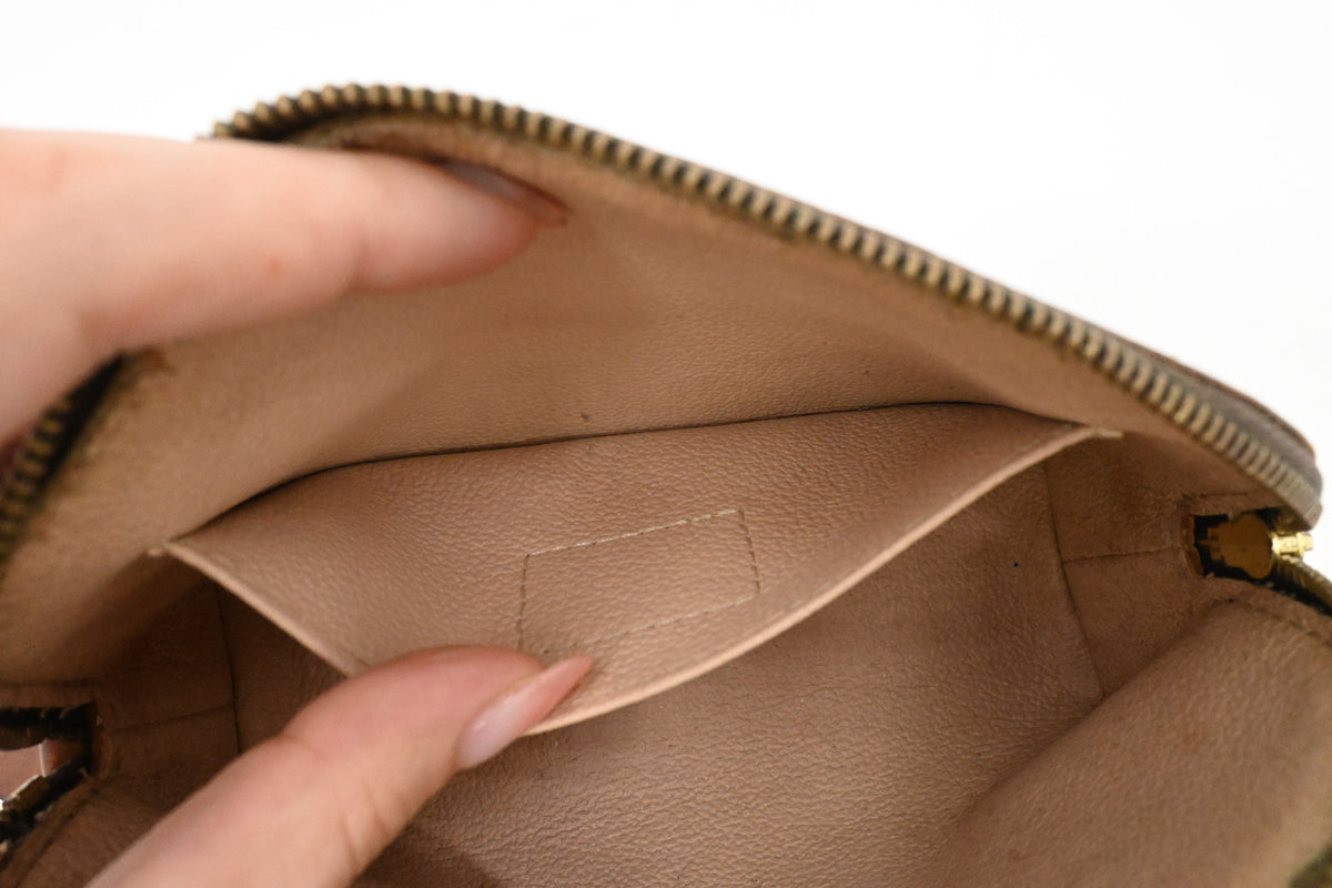 Louis Vuitton Pochette Cosmetique in Monogram Canvas