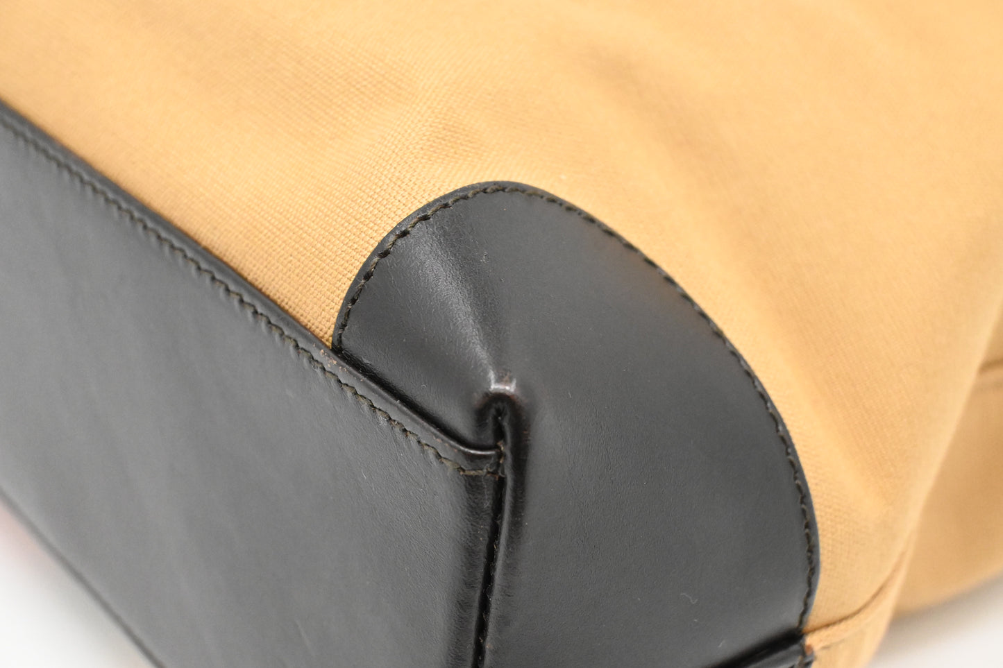 Gucci Sherry Handbag Bag in Brown Canvas