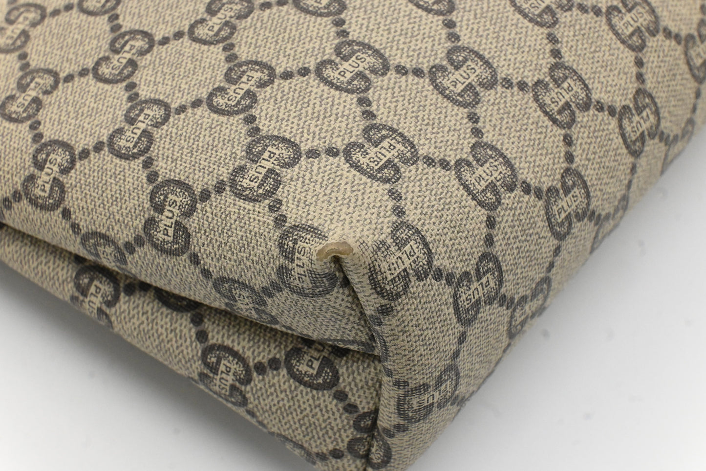 Gucci Plus Clutch in GG Plus Supreme Canvas