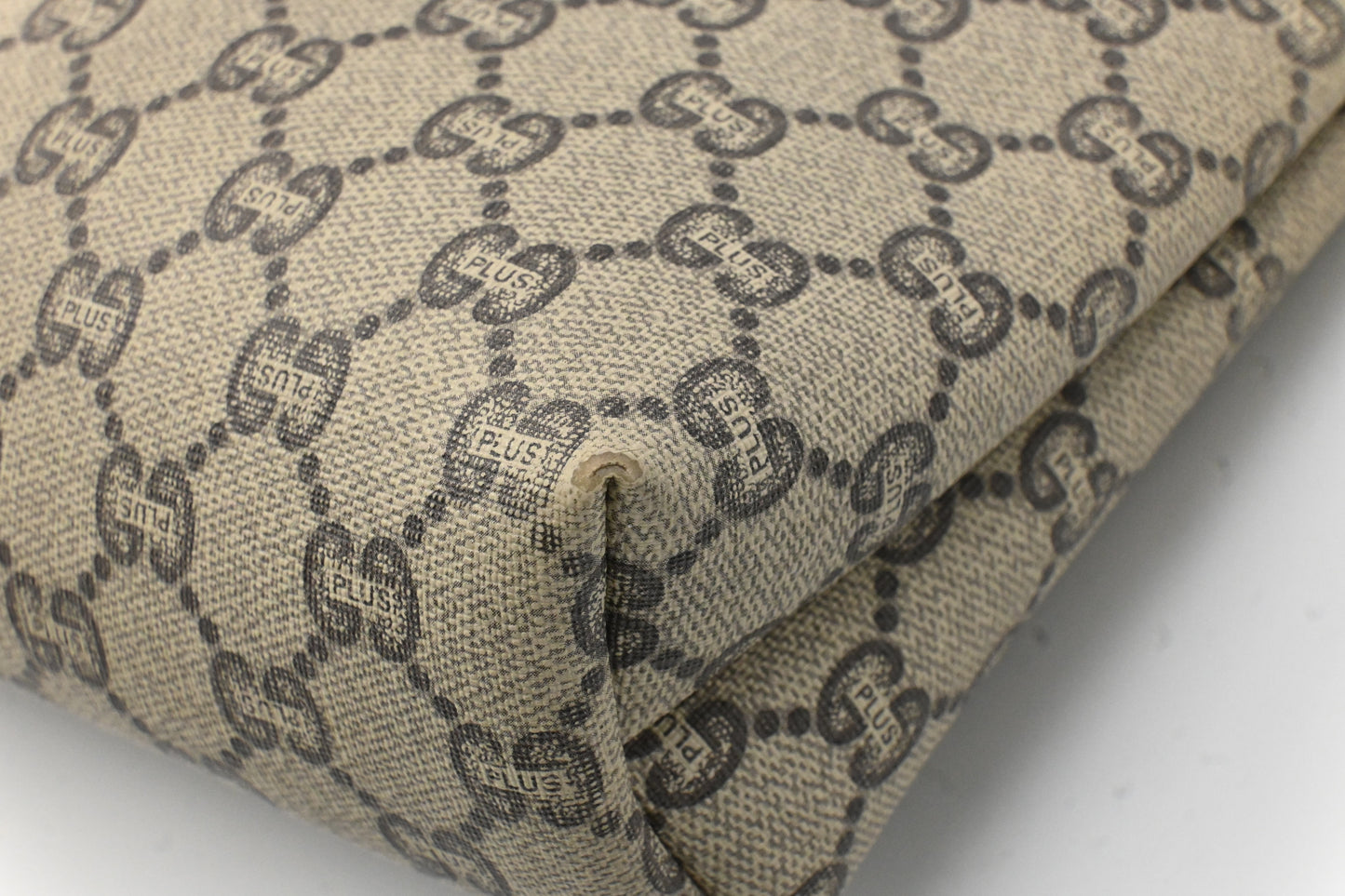 Gucci Plus Clutch in GG Plus Supreme Canvas