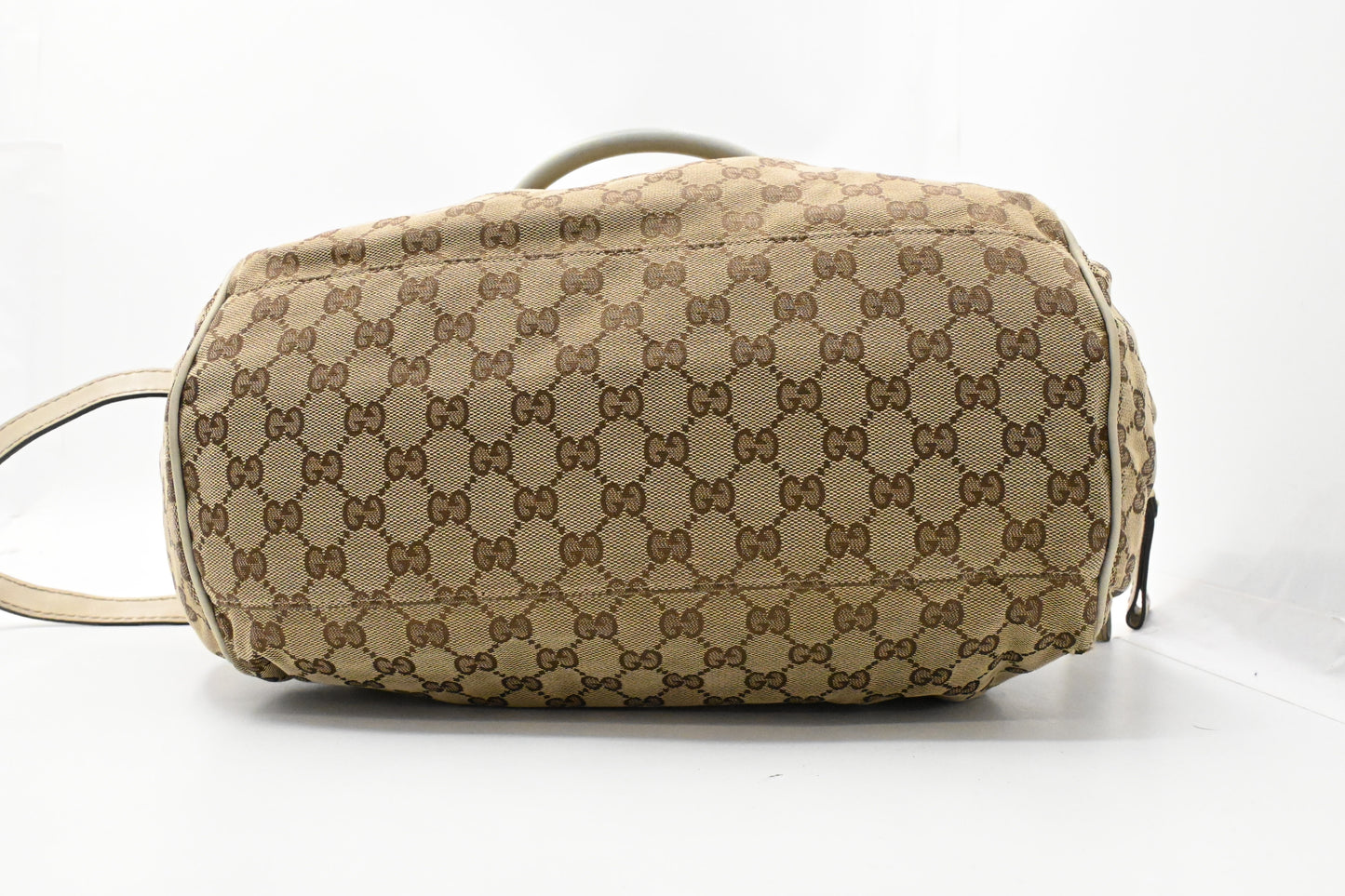 Gucci Sukey in GG Canvas and Cream Leather