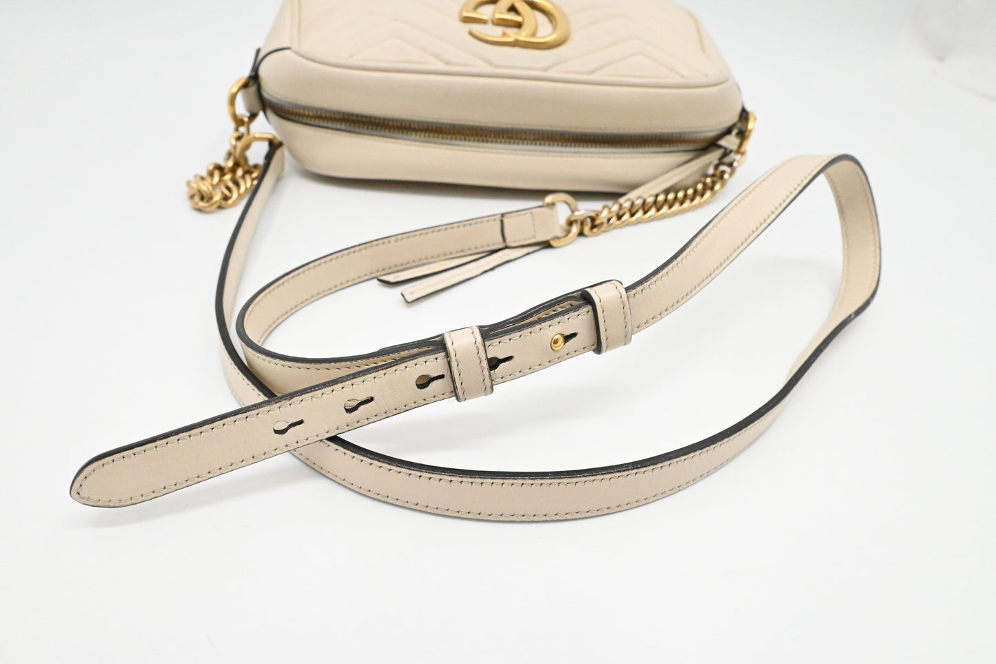 Gucci Marmont Crossbody Bag in White Leather