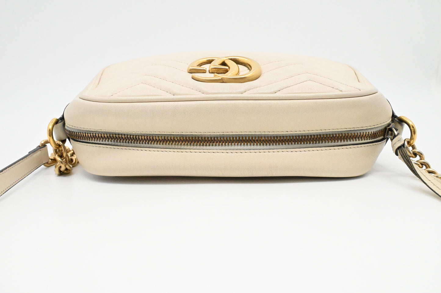 Gucci Marmont Crossbody Bag in White Leather