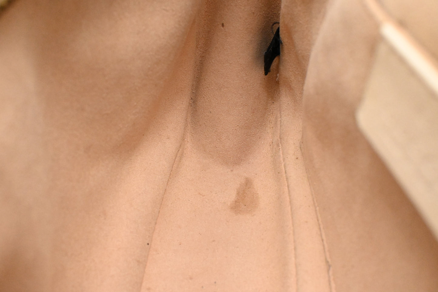 Gucci Marmont Crossbody Bag in White Leather