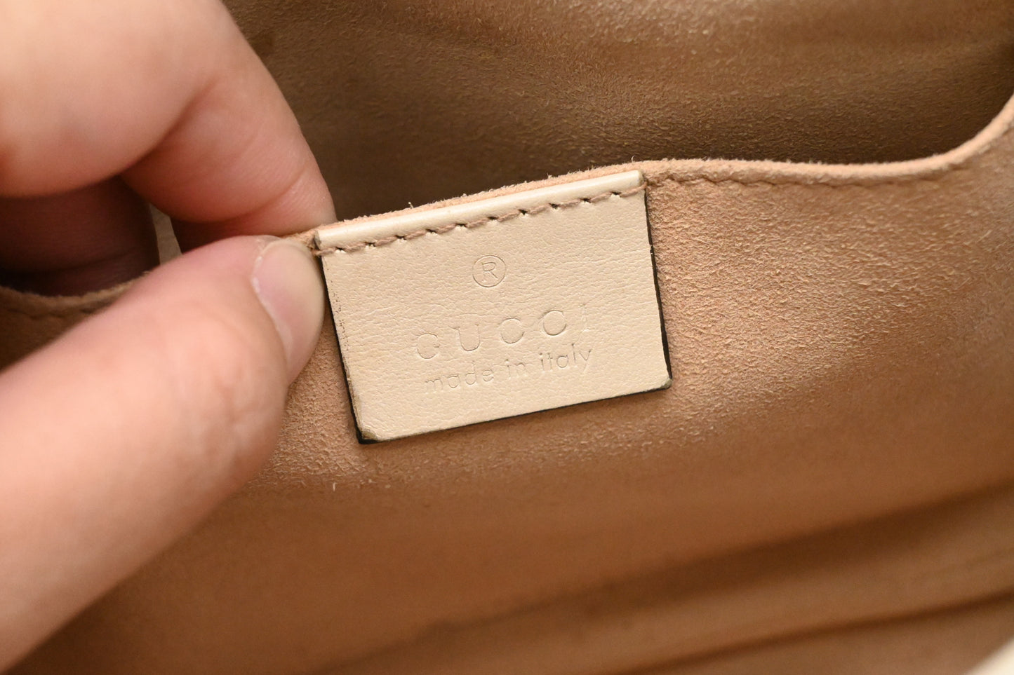 Gucci Marmont Crossbody Bag in White Leather