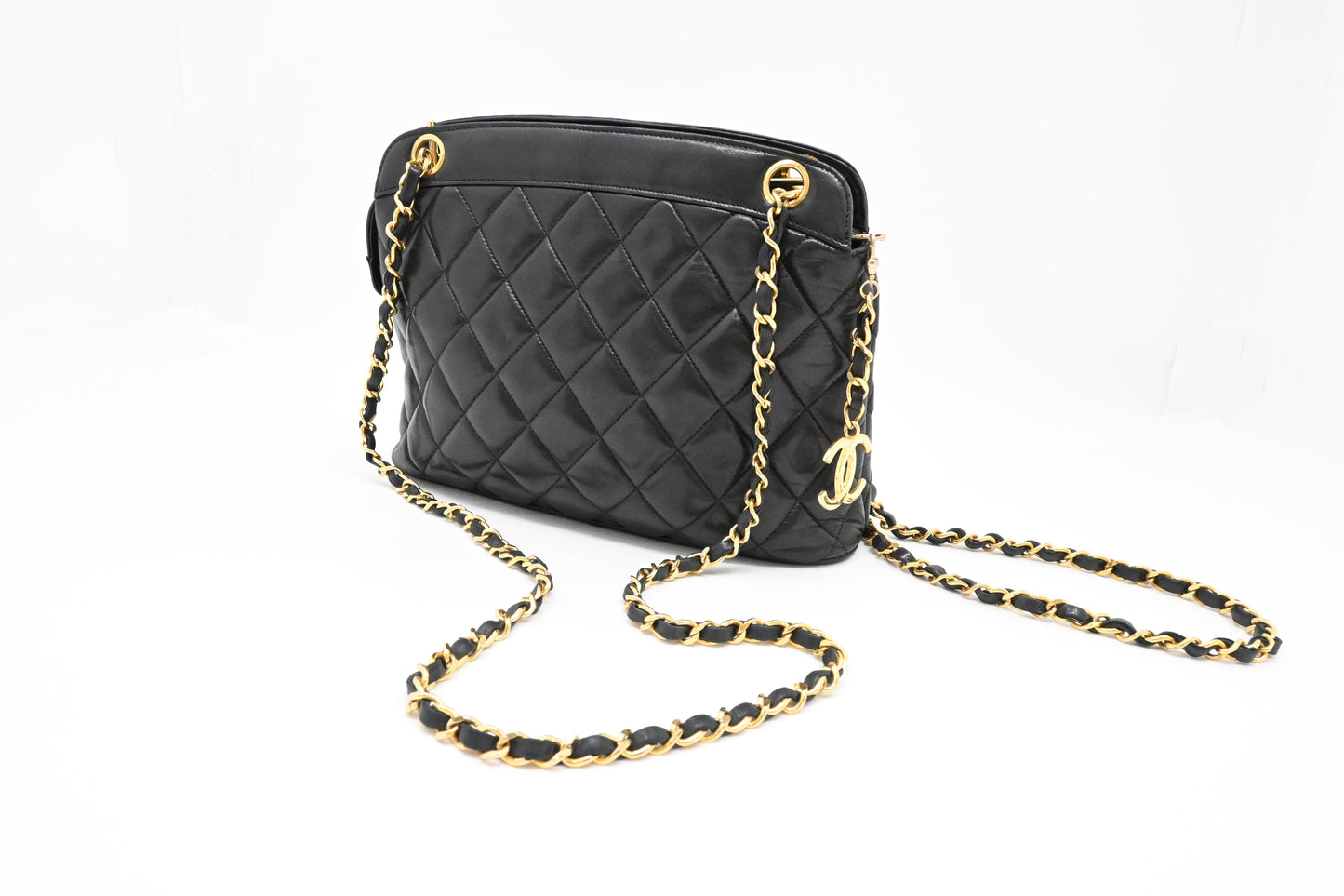 Chanel Shoulder Bag in Black Lambskin Leather