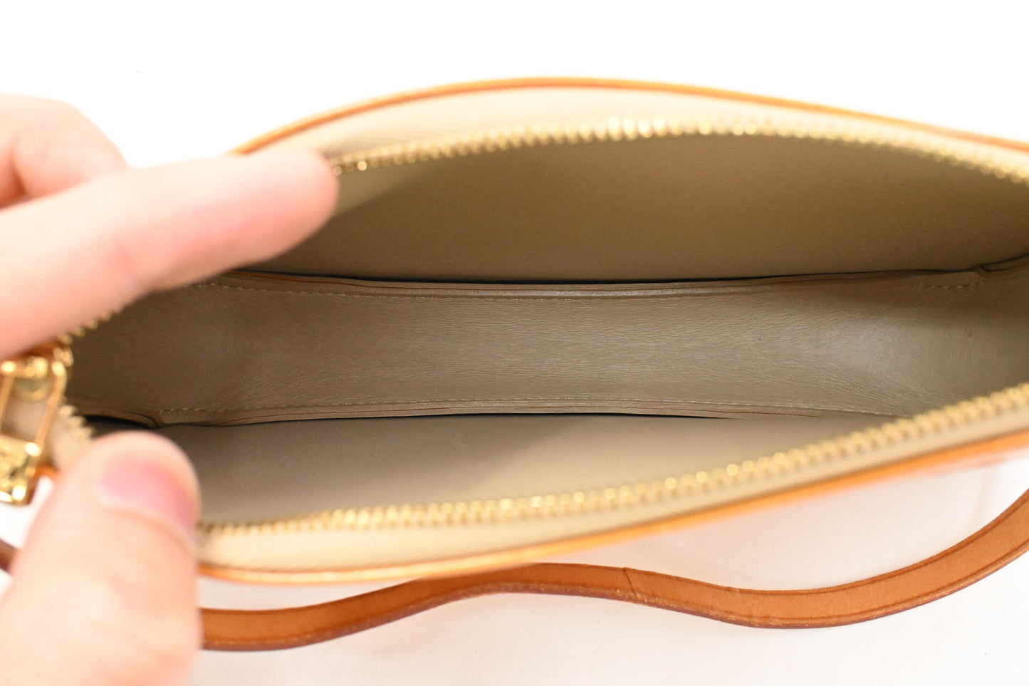 Louis Vuitton Lexington in Mango Vernis Leather