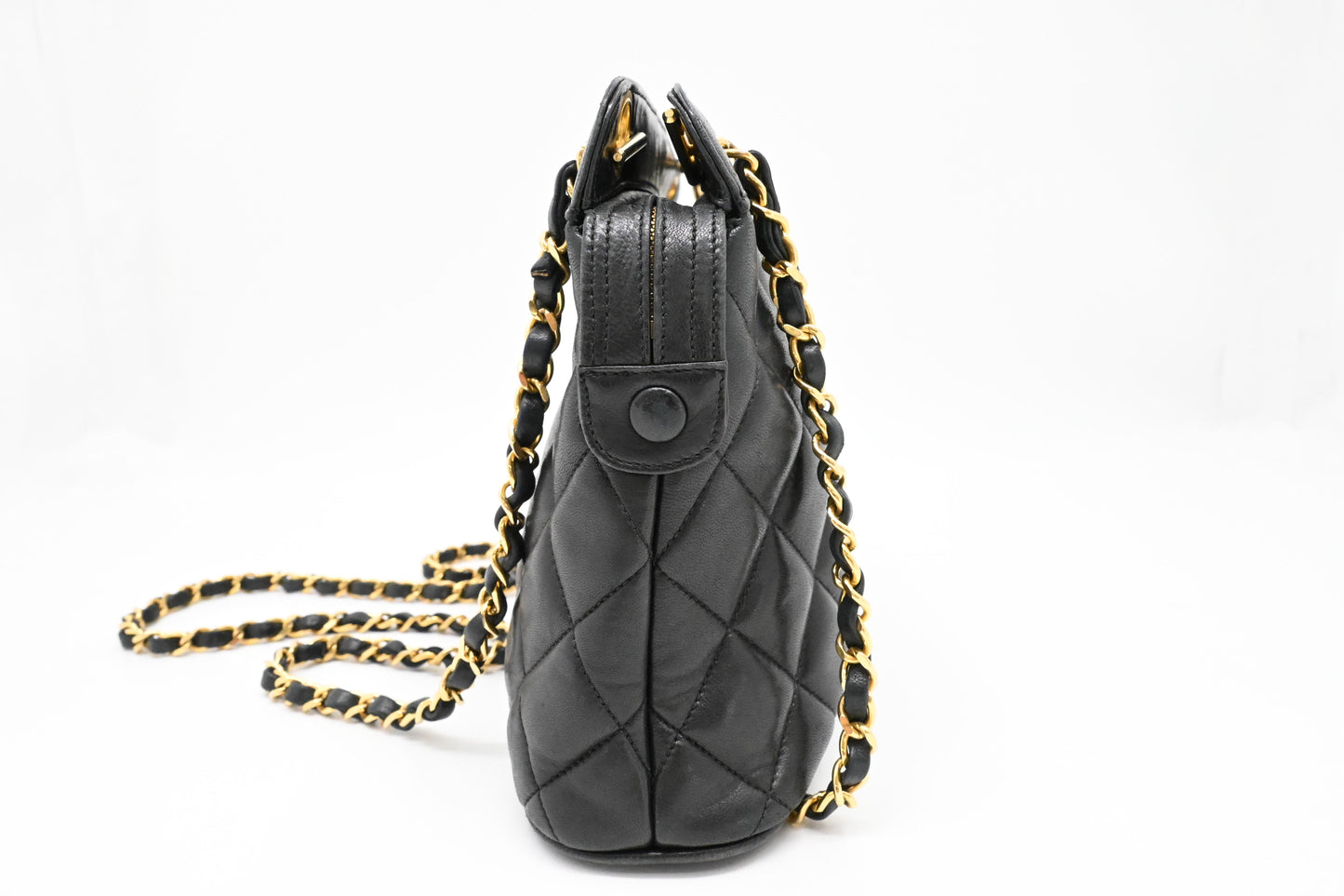 Chanel Shoulder Bag in Black Lambskin Leather