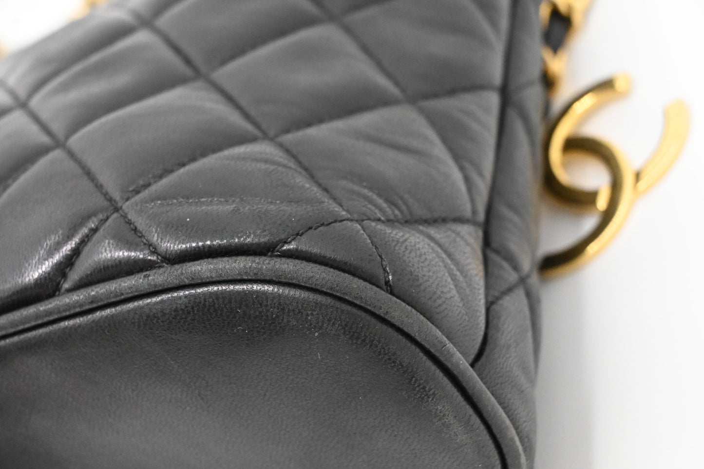 Chanel Shoulder Bag in Black Lambskin Leather