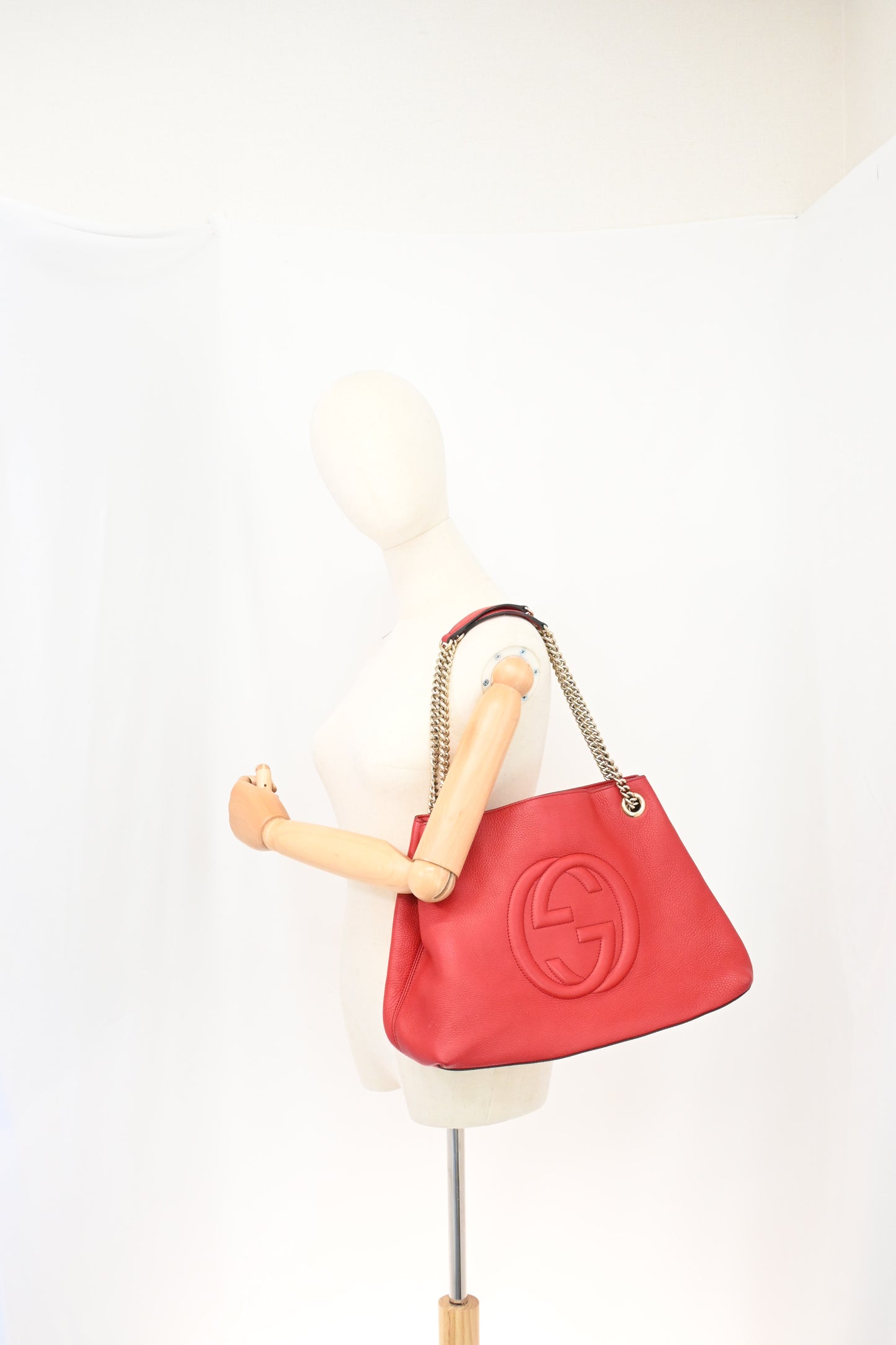 Gucci Soho Chain Shoulder Bag in Red Leather