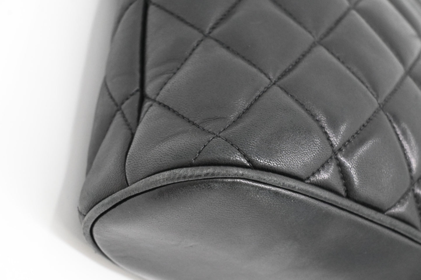 Chanel Shoulder Bag in Black Lambskin Leather