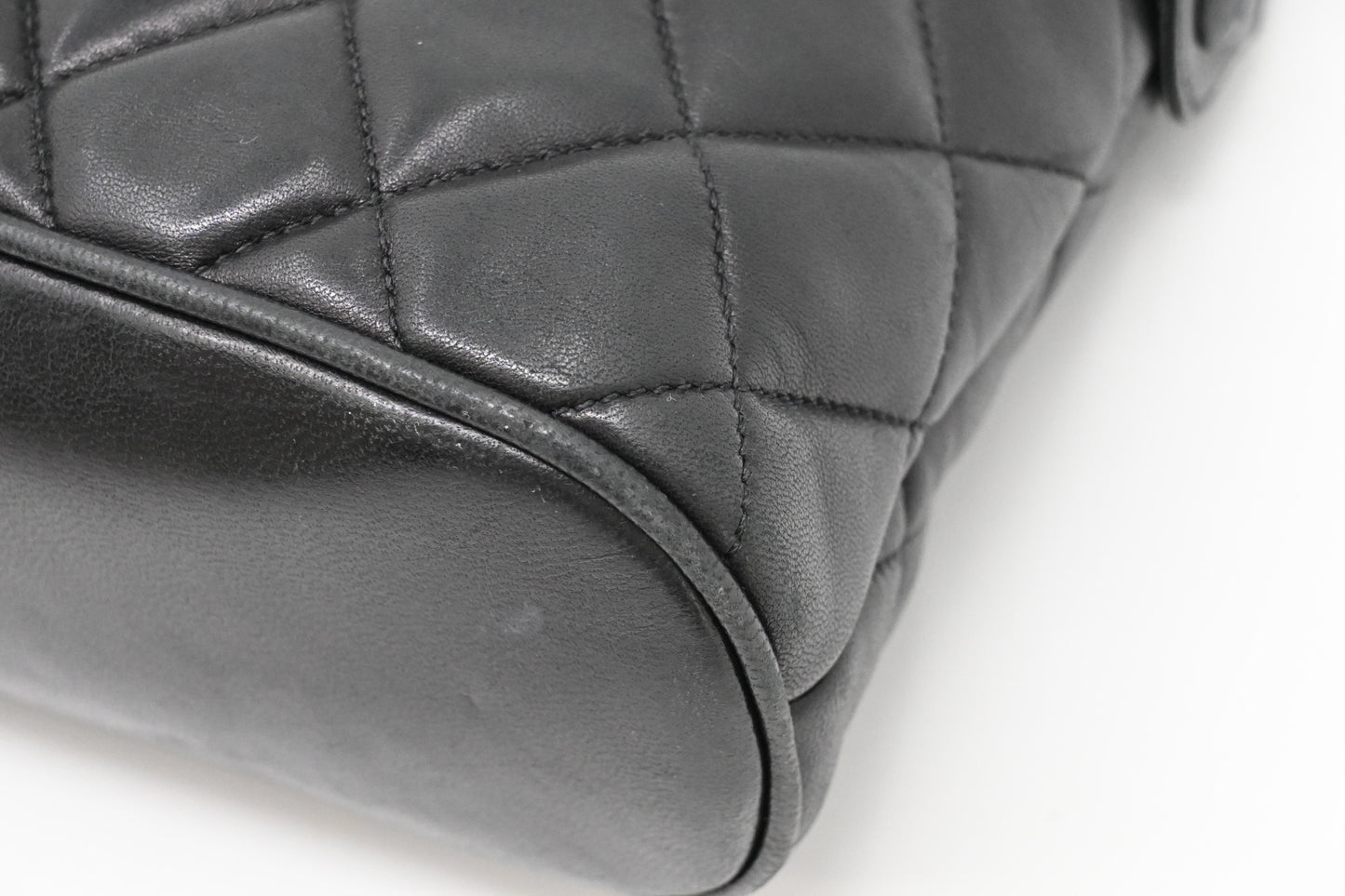 Chanel Shoulder Bag in Black Lambskin Leather