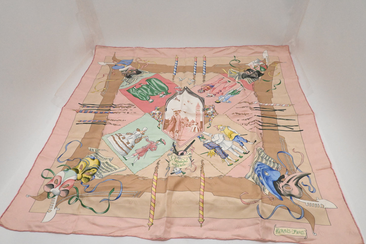 Hermes 'Le Carnaval de Venise' Carre 90 in Pink Jacquard Silk