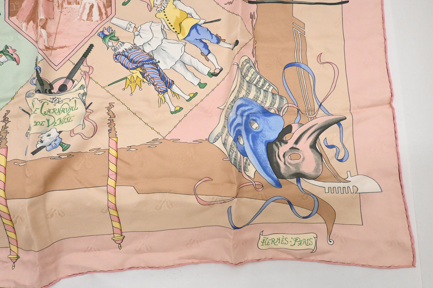 Hermes 'Le Carnaval de Venise' Carre 90 in Pink Jacquard Silk