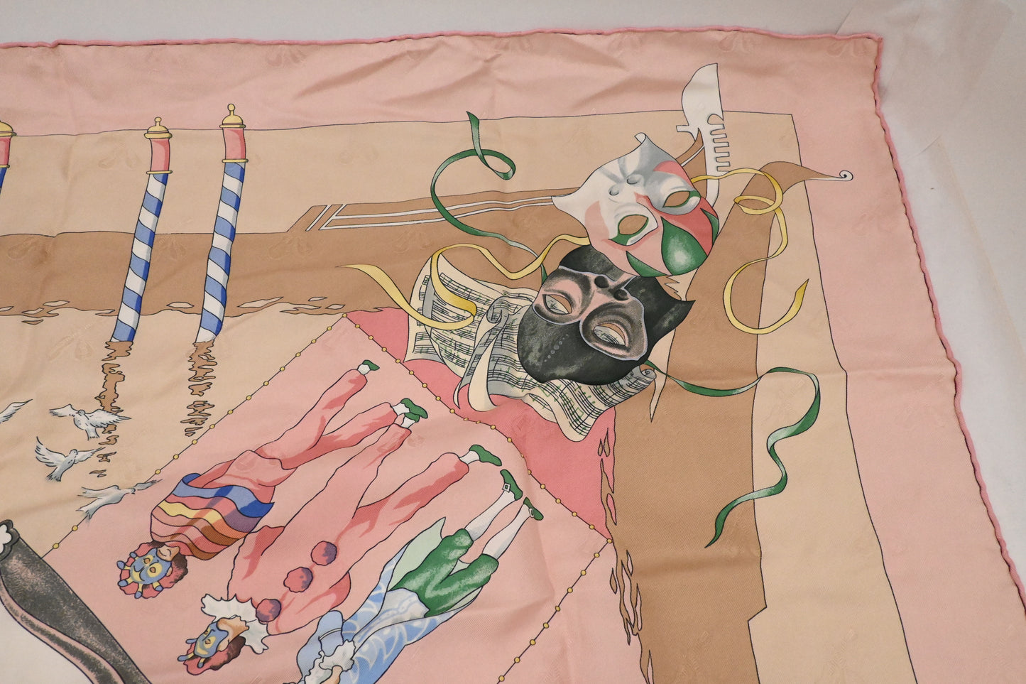 Hermes 'Le Carnaval de Venise' Carre 90 in Pink Jacquard Silk