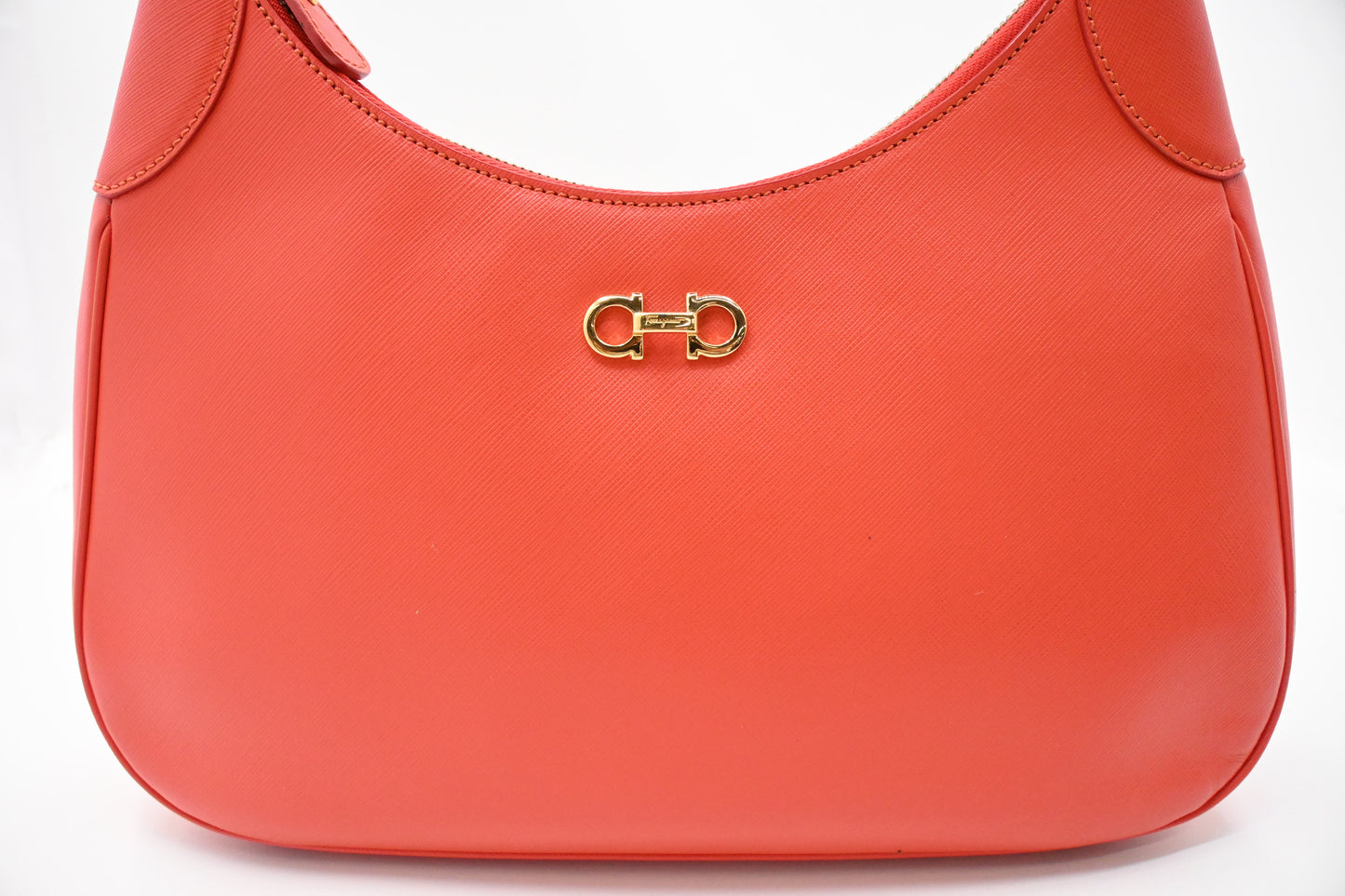 Ferragamo Shoulder Bag in Red Orange Leather