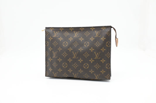 Louis Vuitton Toiletry 26 in Monogram Canvas