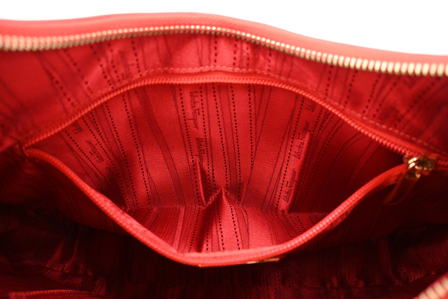 Ferragamo Shoulder Bag in Red Orange Leather