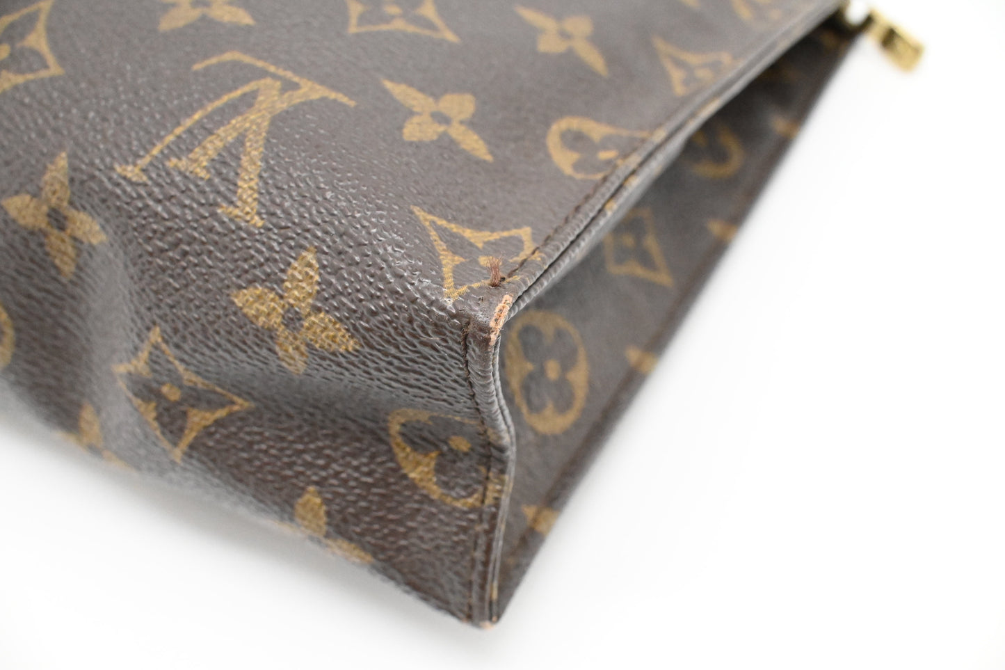 Louis Vuitton Toiletry 26 in Monogram Canvas