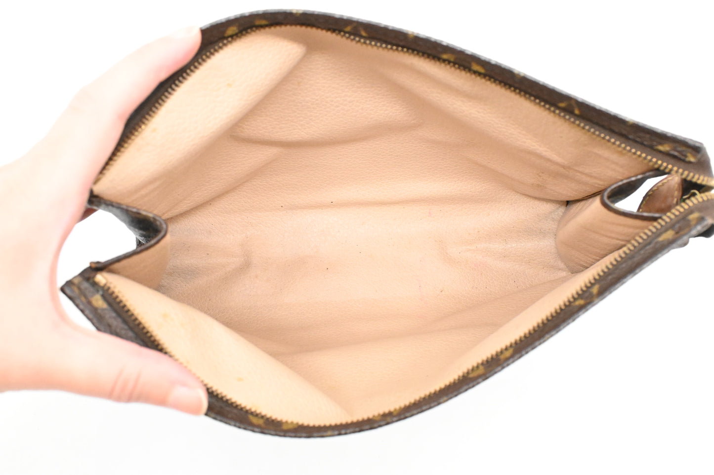Louis Vuitton Toiletry 26 in Monogram Canvas