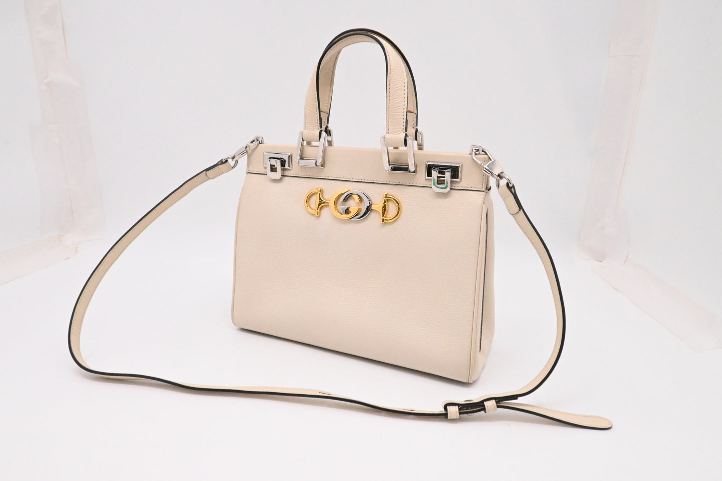 Gucci Zumi Handbag in Cream Leather