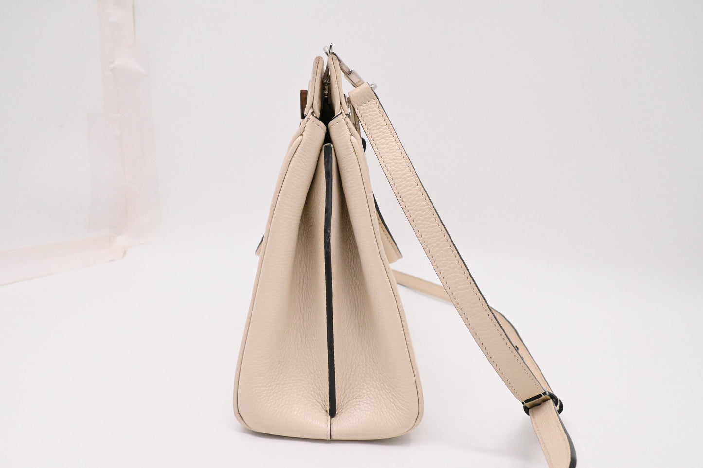 Gucci Zumi Handbag in Cream Leather
