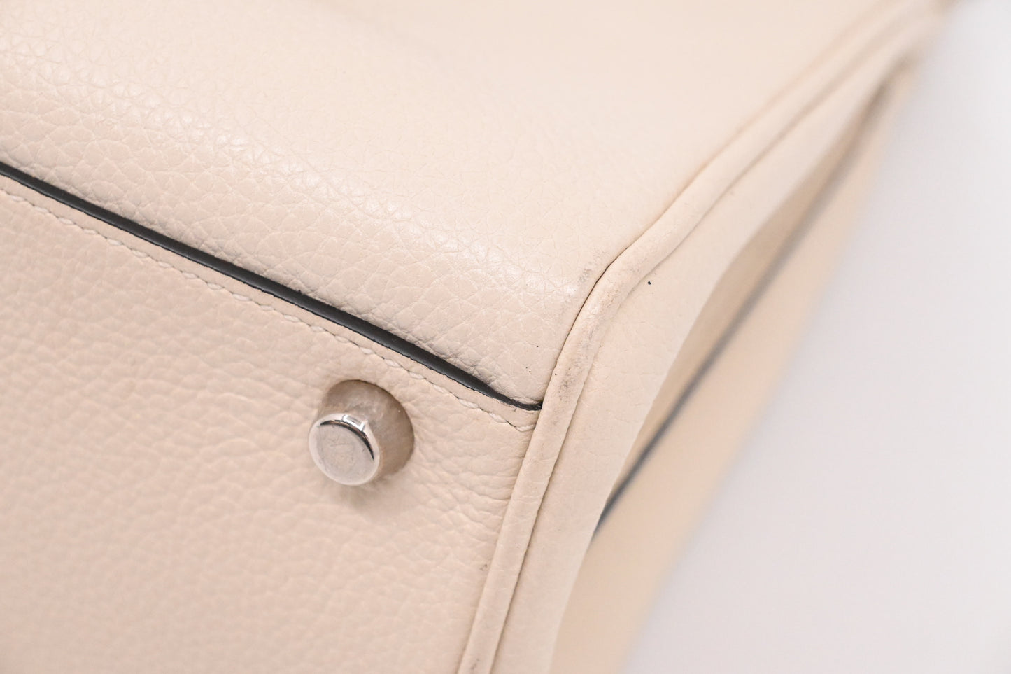 Gucci Zumi Handbag in Cream Leather