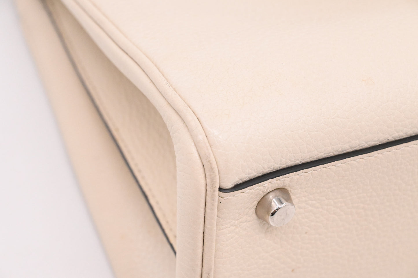 Gucci Zumi Handbag in Cream Leather