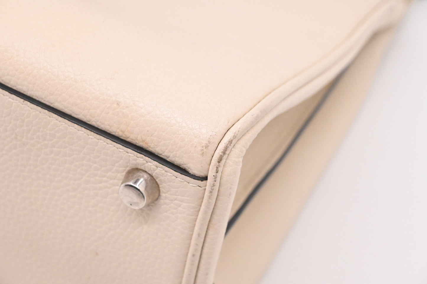 Gucci Zumi Handbag in Cream Leather