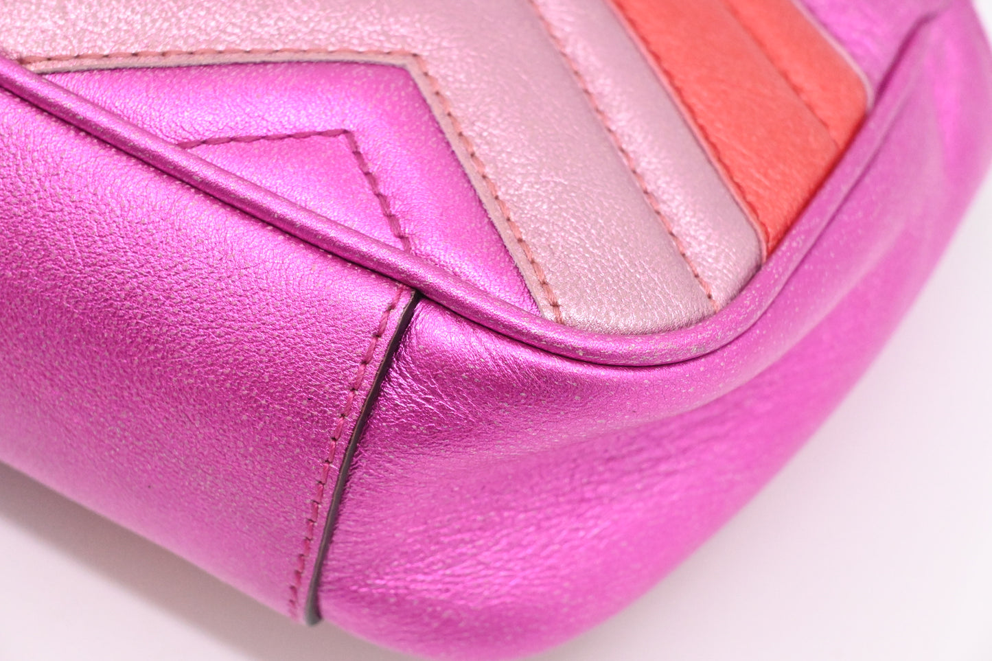 Gucci Marmont Shoulder Bag in Pink Red Leather