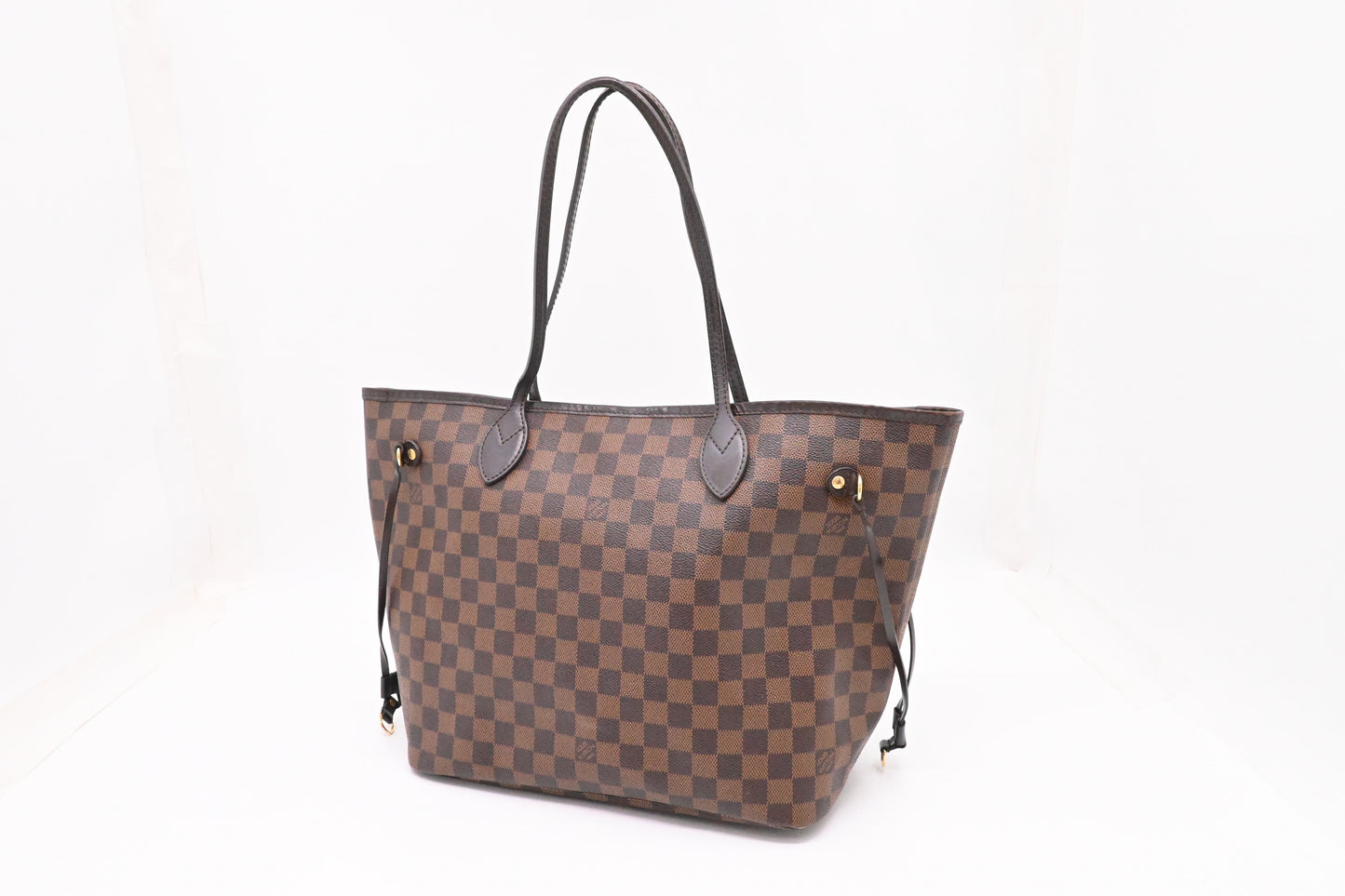 Louis Vuitton Neverfull MM in Damier Ebene Canvas
