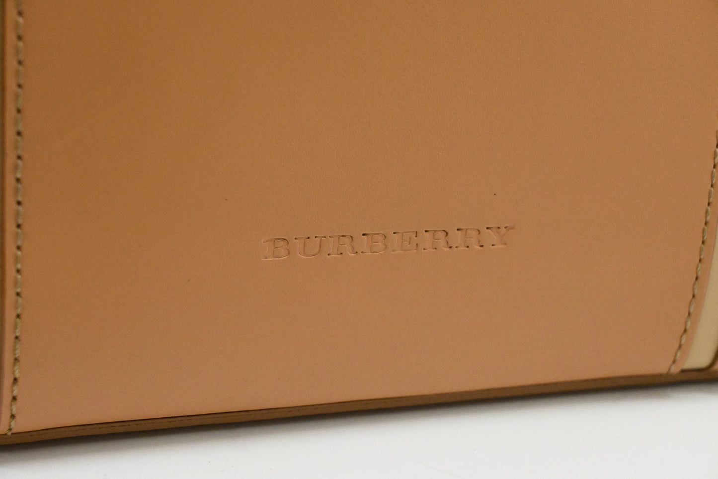 Burberry Handbag in Beige Leather