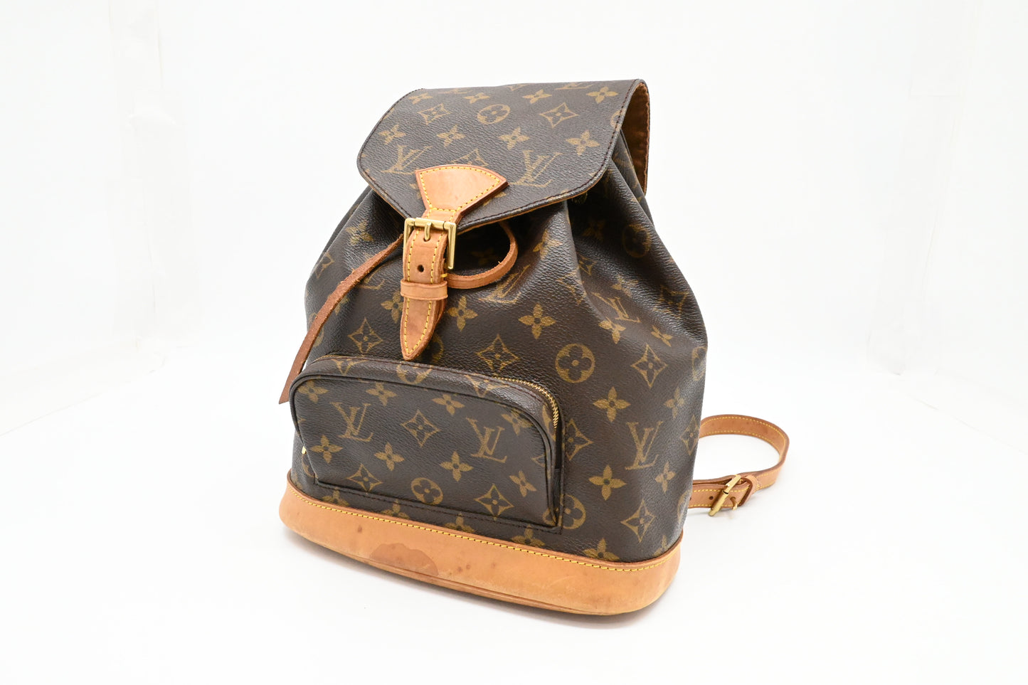 Louis Vuitton Montsouris MM in Monogram Canvas