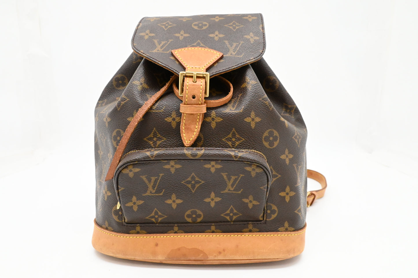 Louis Vuitton Montsouris MM in Monogram Canvas