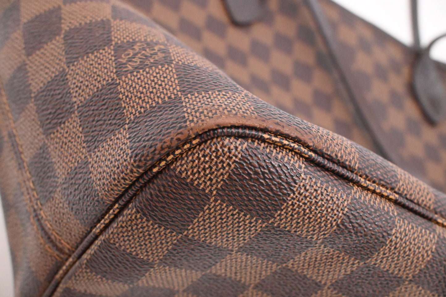 Louis Vuitton Neverfull MM in Damier Ebene Canvas