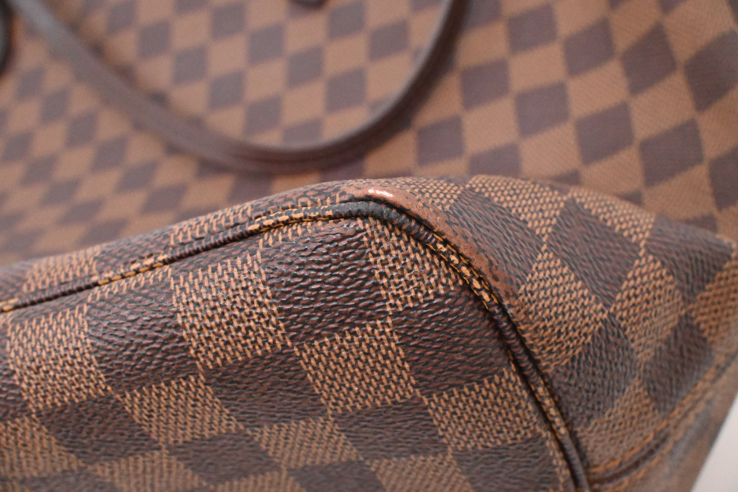 Louis Vuitton Neverfull MM in Damier Ebene Canvas