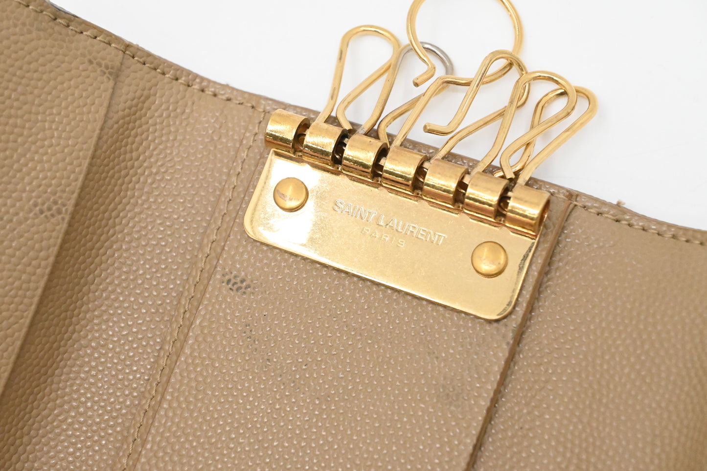 YSL Saint Laurent Key Case 6 in Beige Leather