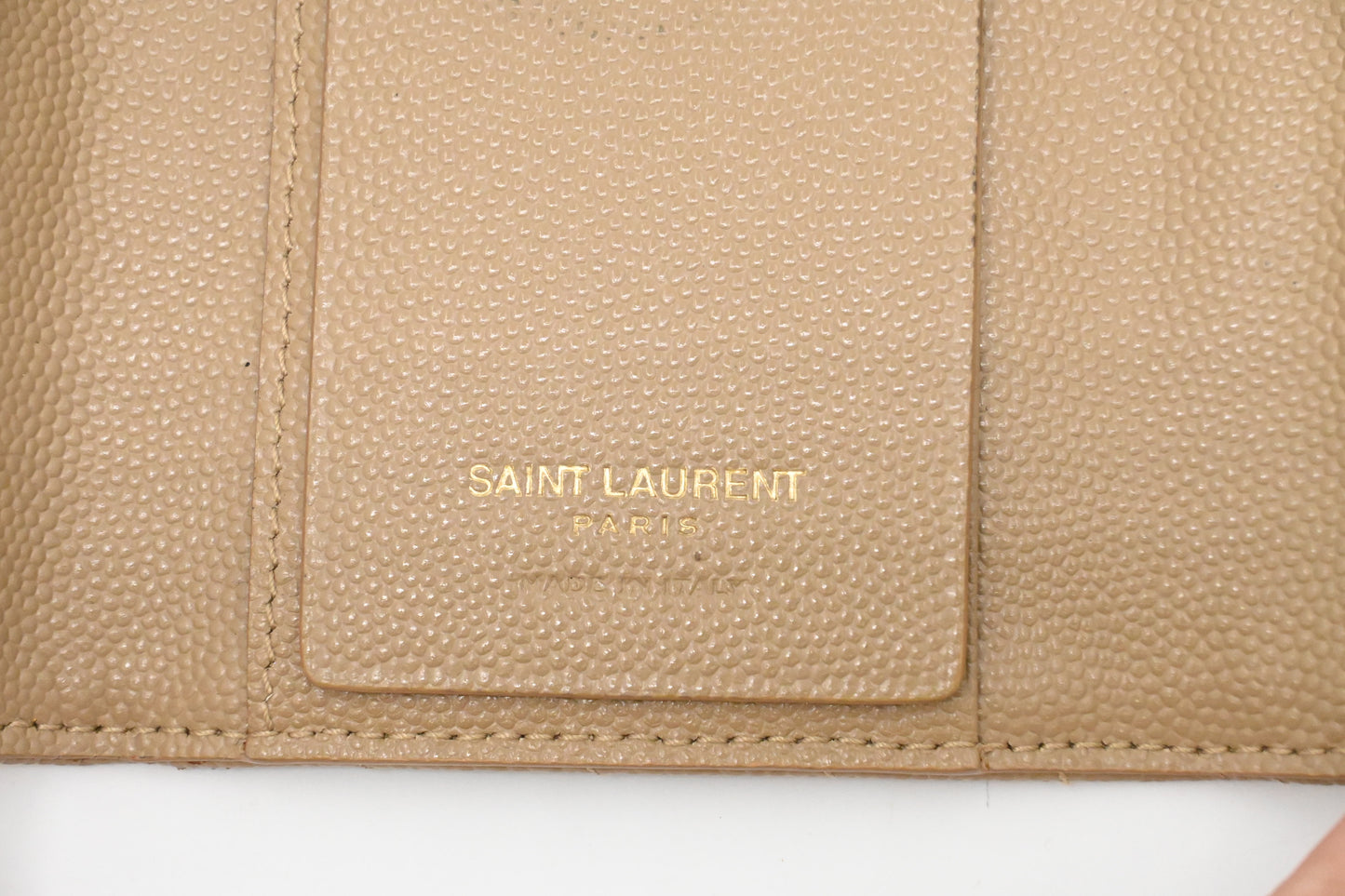 YSL Saint Laurent Key Case 6 in Beige Leather