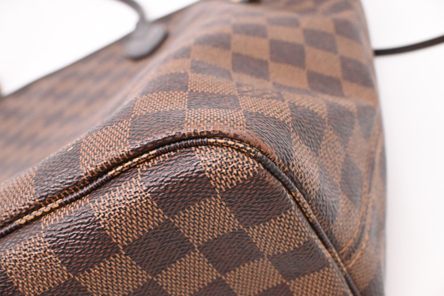 Louis Vuitton Neverfull MM in Damier Ebene Canvas
