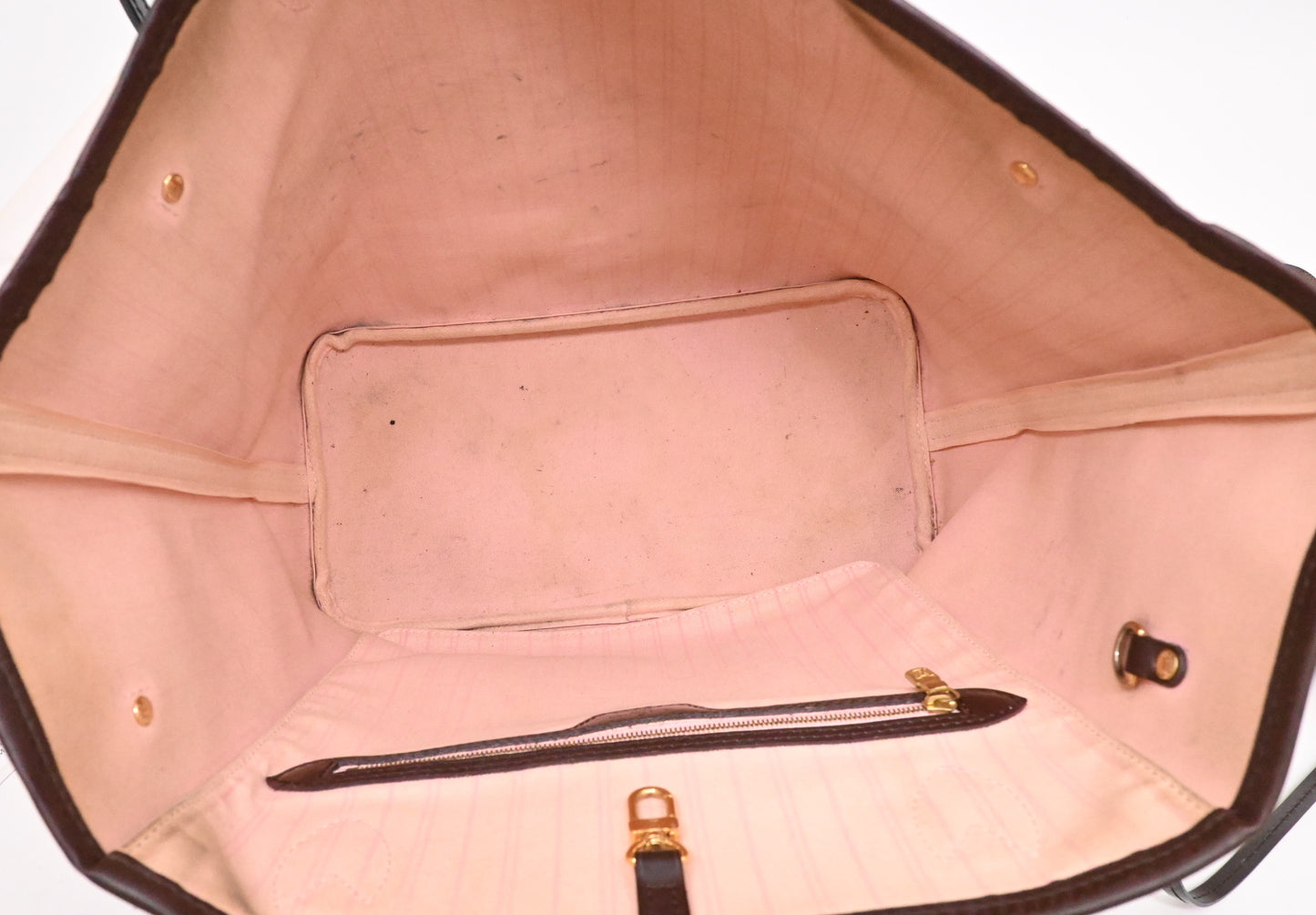 Louis Vuitton Neverfull MM in Damier Ebene Canvas