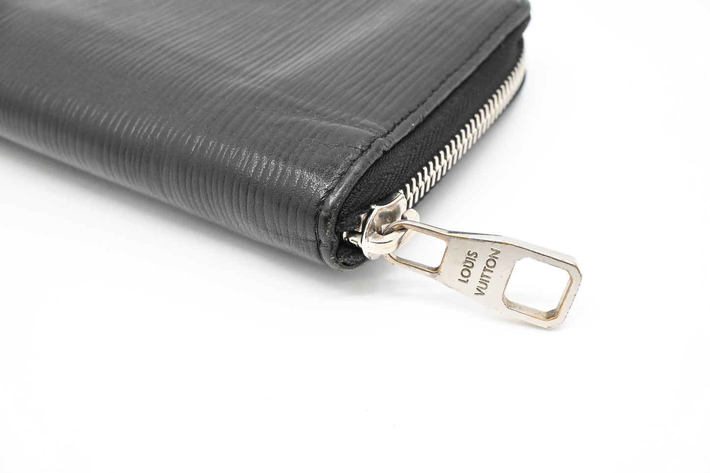 Louis Vuitton Zippy Wallet in Black Epi Leather