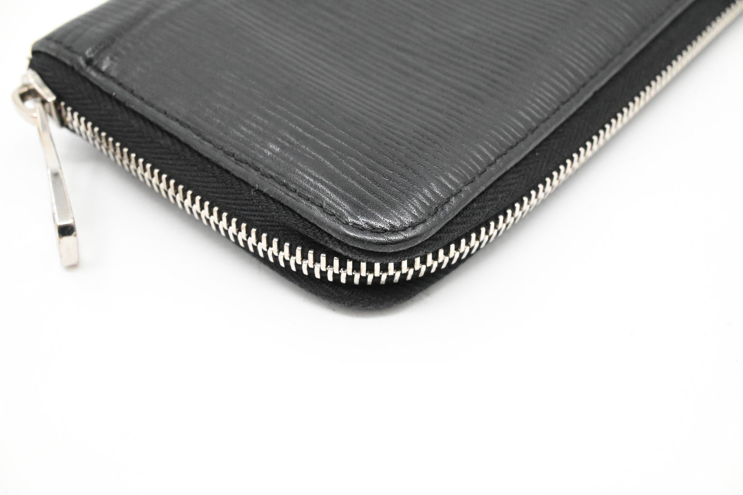 Louis Vuitton Zippy Wallet in Black Epi Leather