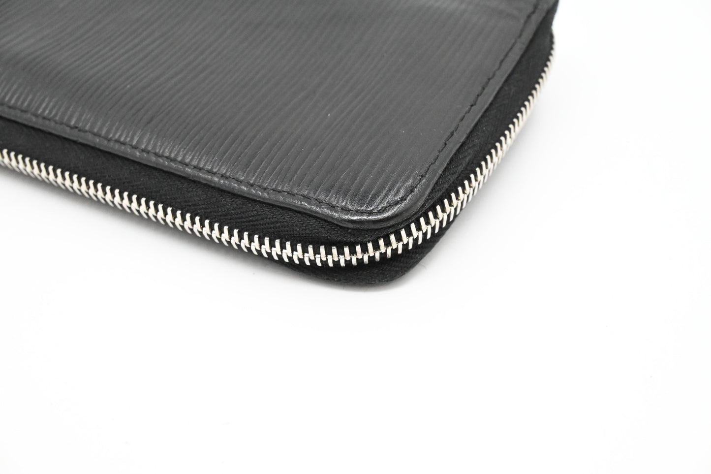 Louis Vuitton Zippy Wallet in Black Epi Leather