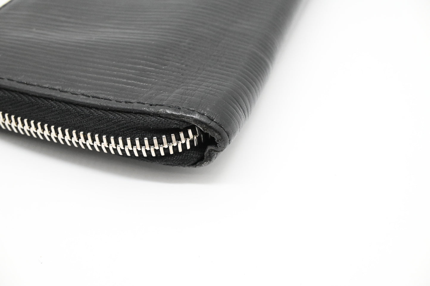 Louis Vuitton Zippy Wallet in Black Epi Leather