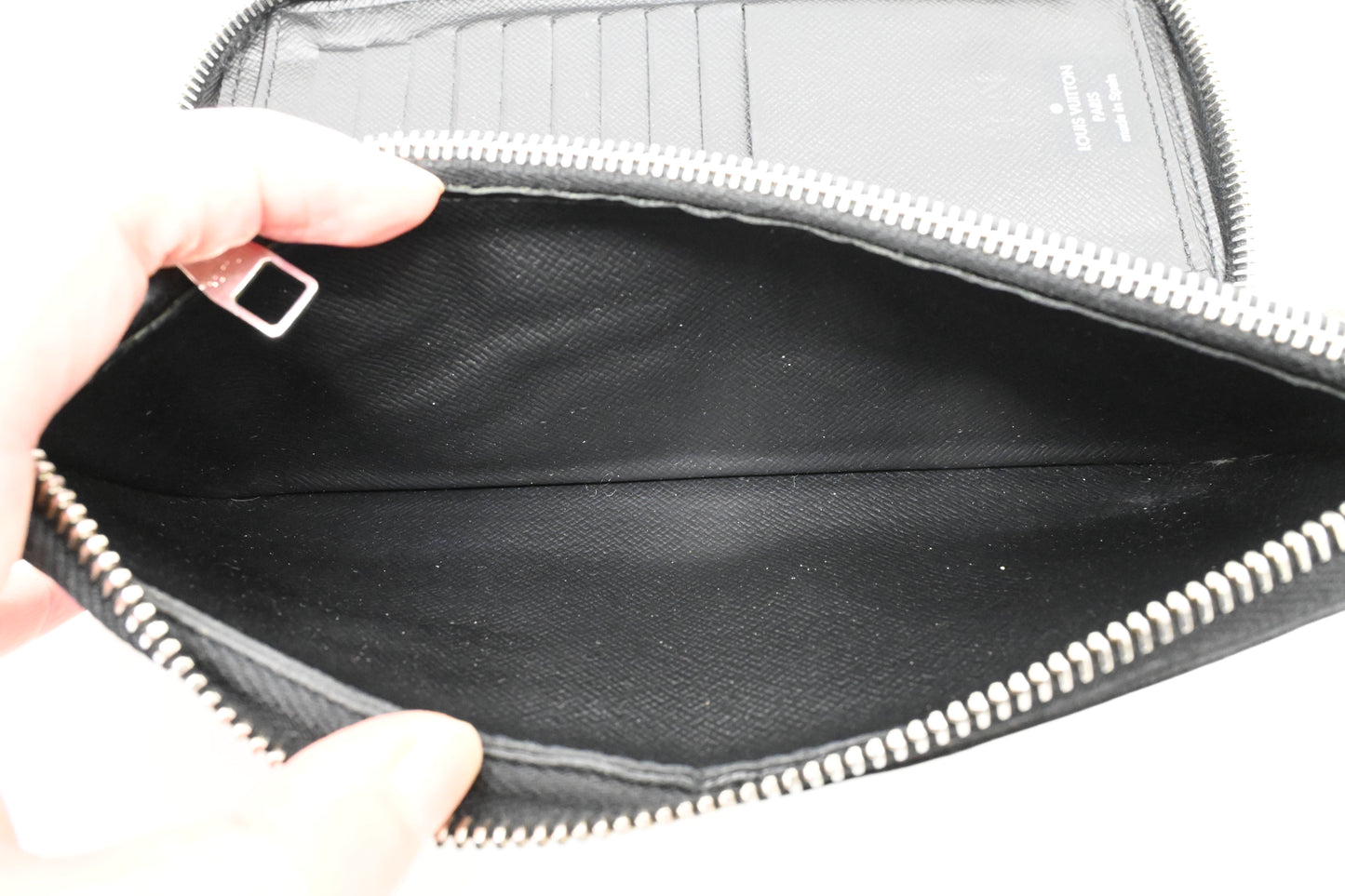 Louis Vuitton Zippy Wallet in Black Epi Leather