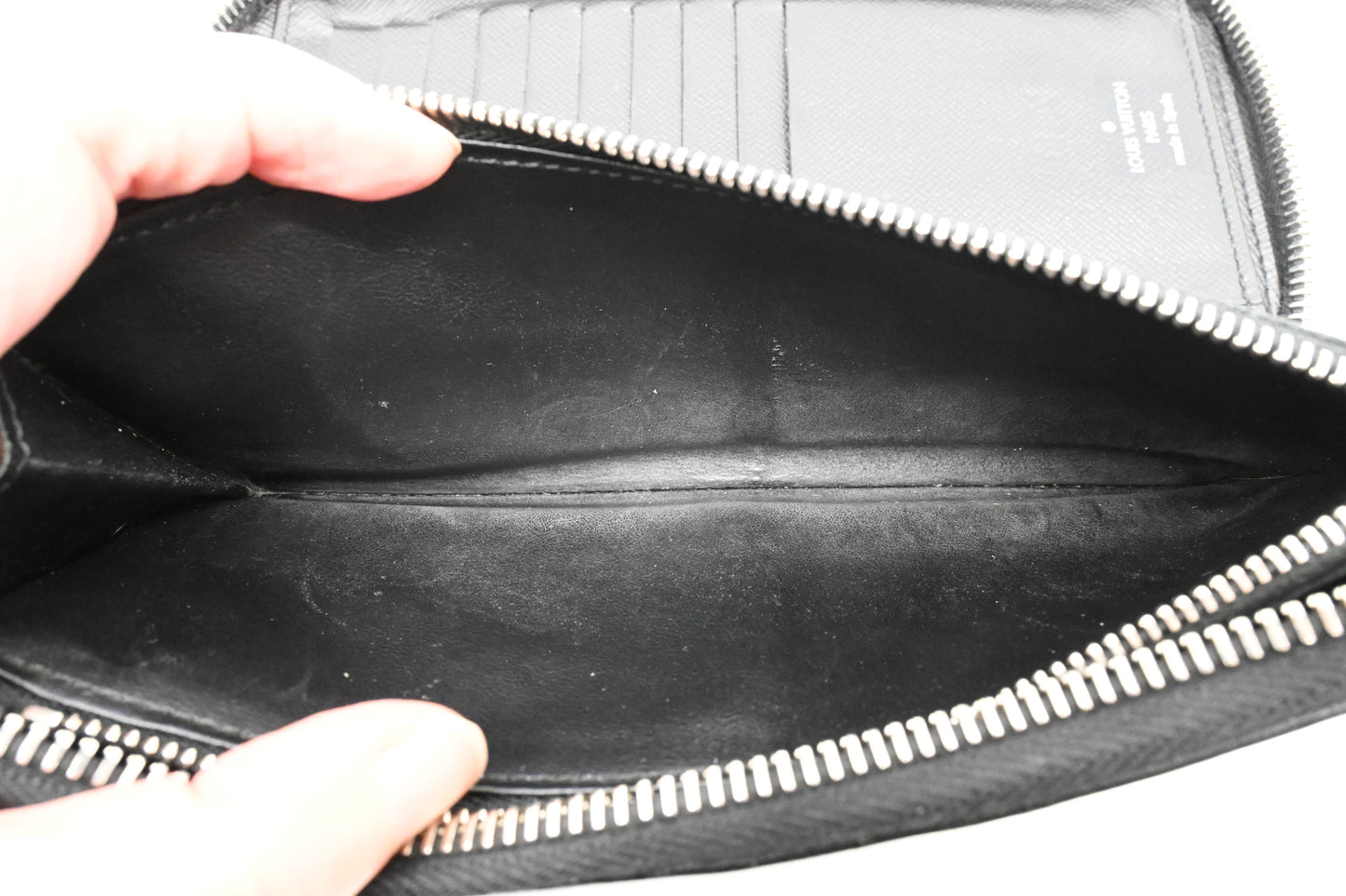 Louis Vuitton Zippy Wallet in Black Epi Leather