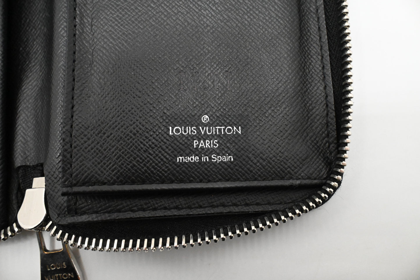 Louis Vuitton Zippy Wallet in Black Epi Leather