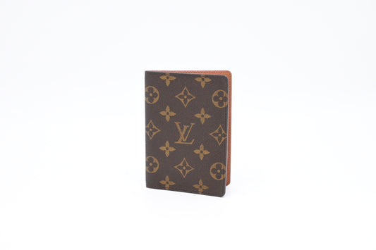 Louis Vuitton Passport Cover in Monogram Canvas